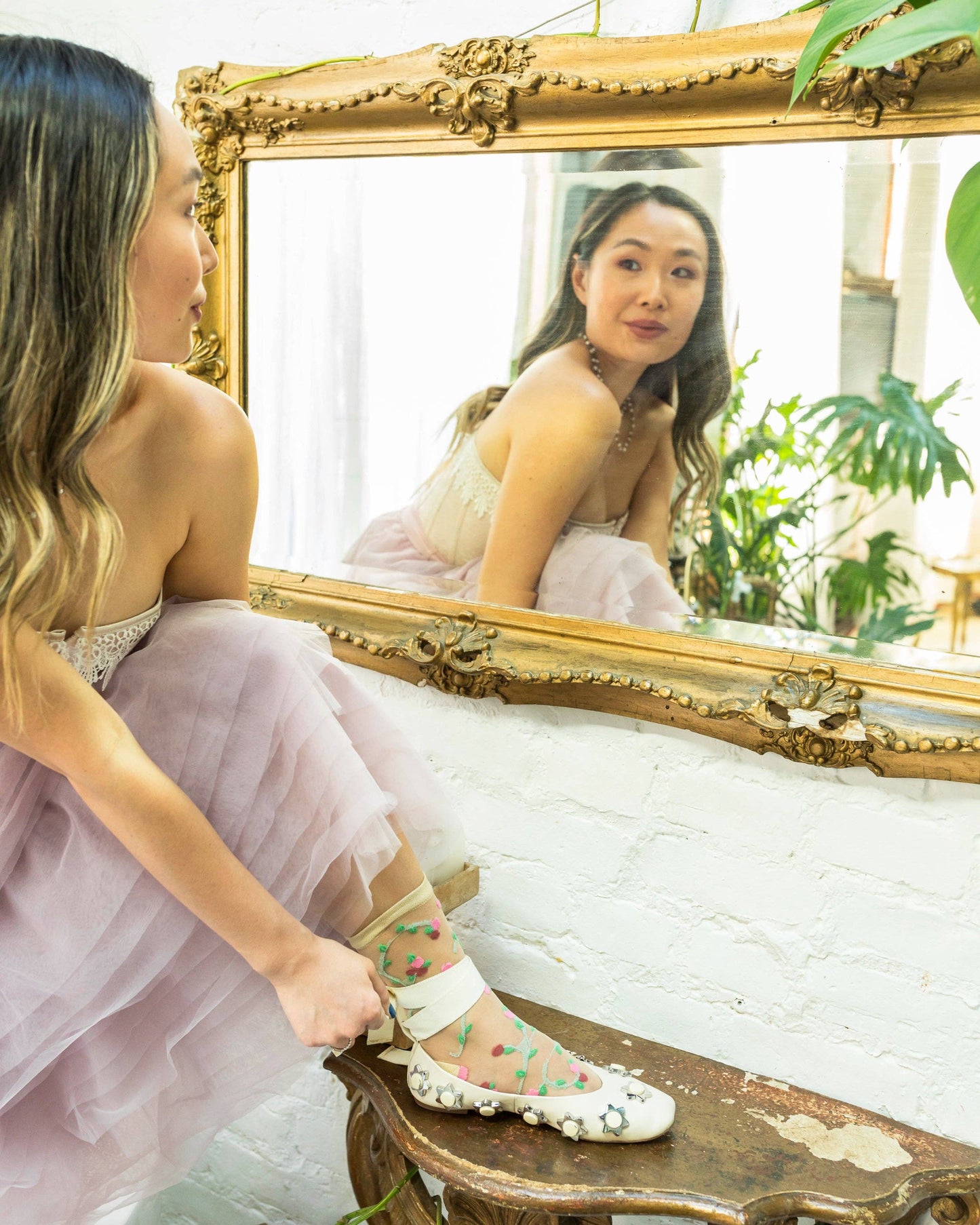 Sheer Rosettes Crew Sock